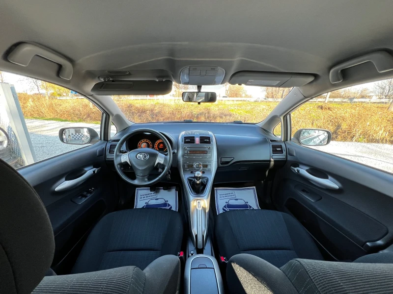 Toyota Auris 1.6i 152000km., снимка 9 - Автомобили и джипове - 52910239