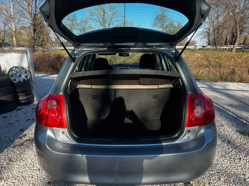 Toyota Auris 1.6i 152000km., снимка 14 - Автомобили и джипове - 52910239