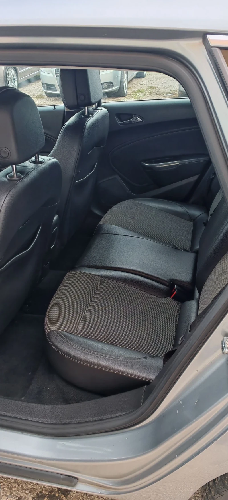 Opel Astra 1.7CDTI 125k.c. Bixenon , снимка 11 - Автомобили и джипове - 53256563