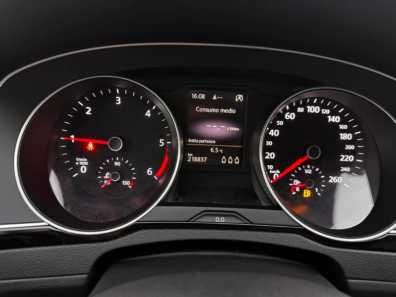 VW Passat 2.0 TDI 190 ks, снимка 7 - Автомобили и джипове - 53287592
