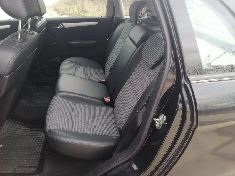 Mercedes-Benz B 180 AUTOTRONIC, снимка 14 - Автомобили и джипове - 53481410