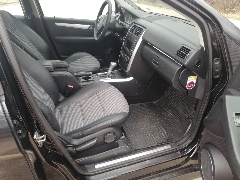 Mercedes-Benz B 180 AUTOTRONIC, снимка 10 - Автомобили и джипове - 53481410