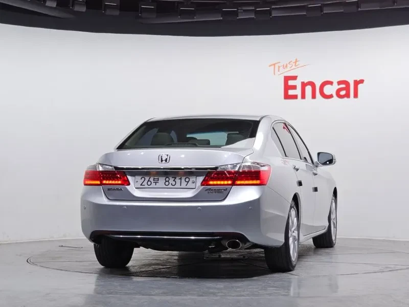 Honda Accord 2.4 9Th Generation, снимка 8 - Автомобили и джипове - 56020574
