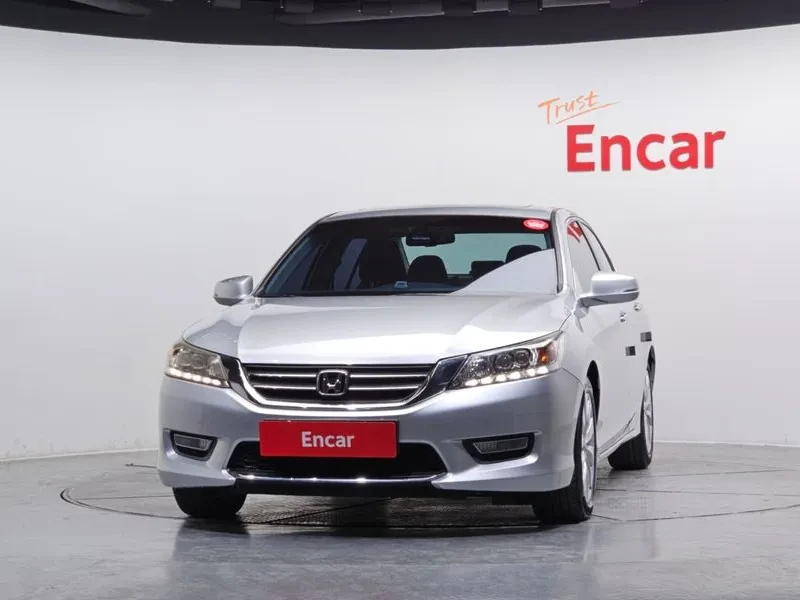 Honda Accord 2.4 9Th Generation, снимка 6 - Автомобили и джипове - 56020574
