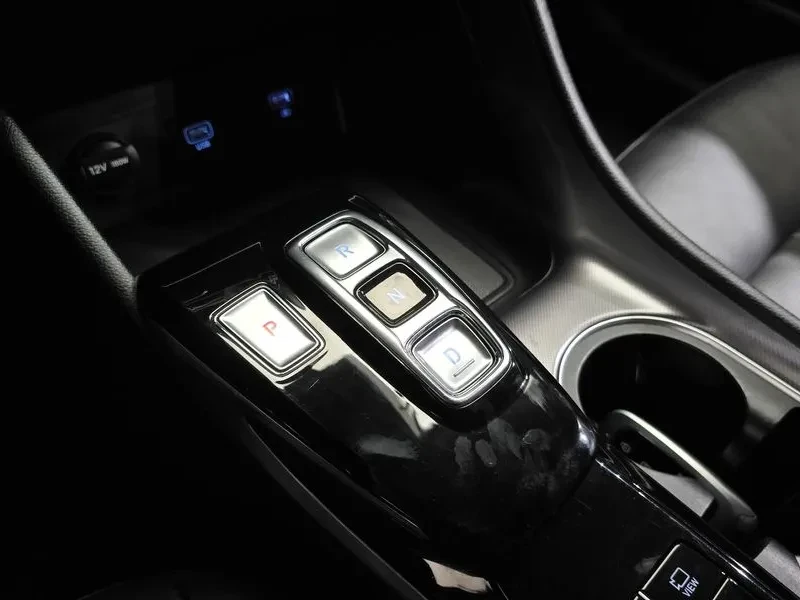 Hyundai Sonata 2.0 Lpg Style, снимка 9 - Автомобили и джипове - 56657654