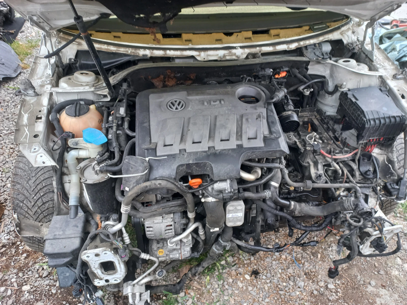 VW Golf 2тди, снимка 15 - Автомобили и джипове - 53901468