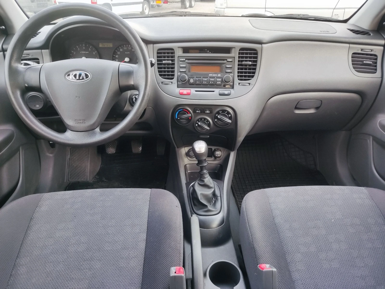 Kia Rio 1.4L-бензин /Климатик  - изображение 10