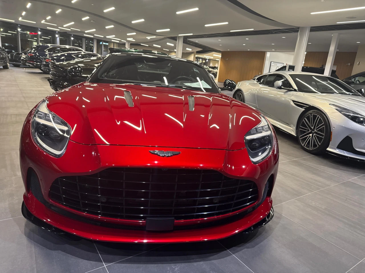 Aston Martin Други DB12* CARFAX* АВТОФИНАНС БЕЗ ПЪРВОНАЧАЛНА ВНОСКА - изображение 6