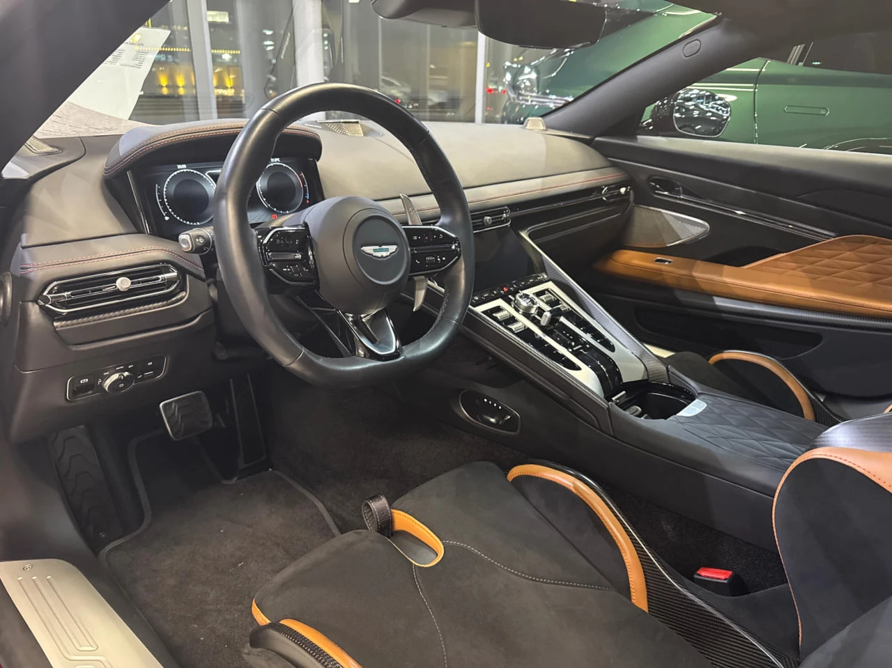 Aston Martin Други DB12* CARFAX* АВТОФИНАНС БЕЗ ПЪРВОНАЧАЛНА ВНОСКА - изображение 5