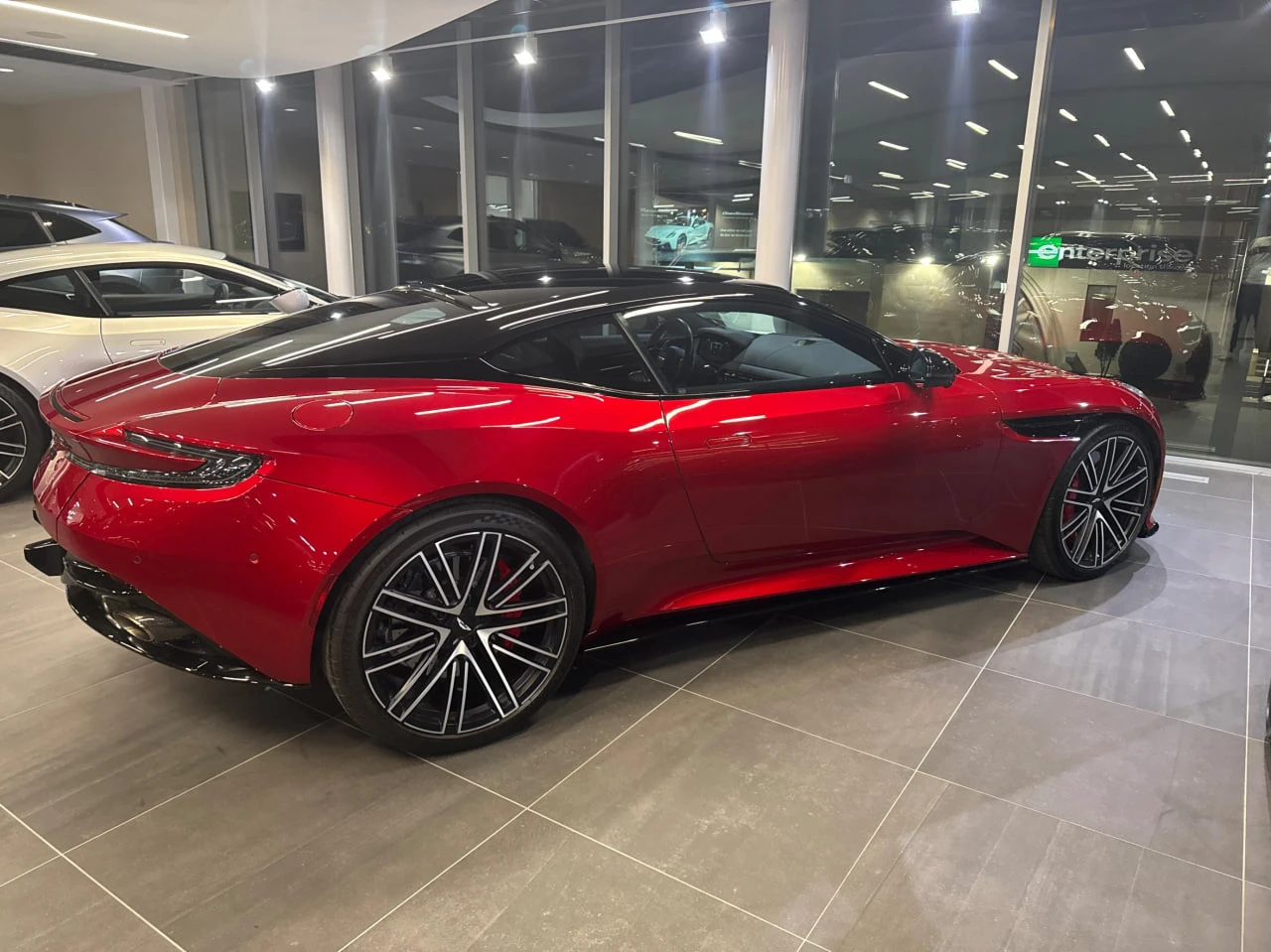 Aston Martin Други DB12* CARFAX* АВТОФИНАНС БЕЗ ПЪРВОНАЧАЛНА ВНОСКА - изображение 3