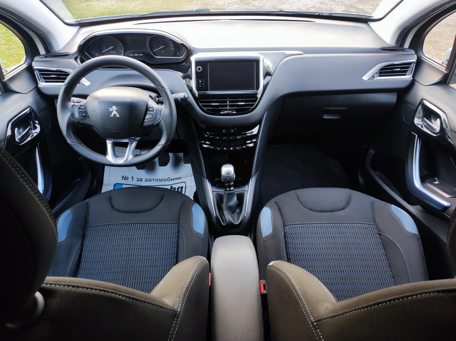 Peugeot 208 1.6E-HDi 115к.с. 6ск. euro5 bez adblue, снимка 10 - Автомобили и джипове - 53735550