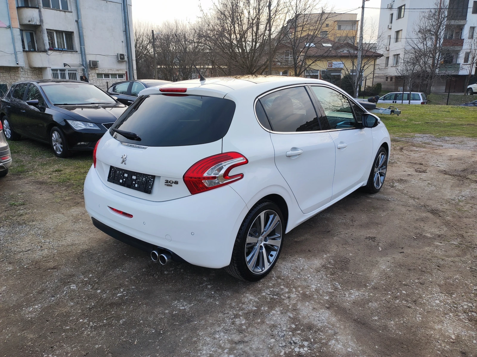 Peugeot 208 1.6E-HDi 115к.с. 6ск. euro5 bez adblue, снимка 6 - Автомобили и джипове - 53735550