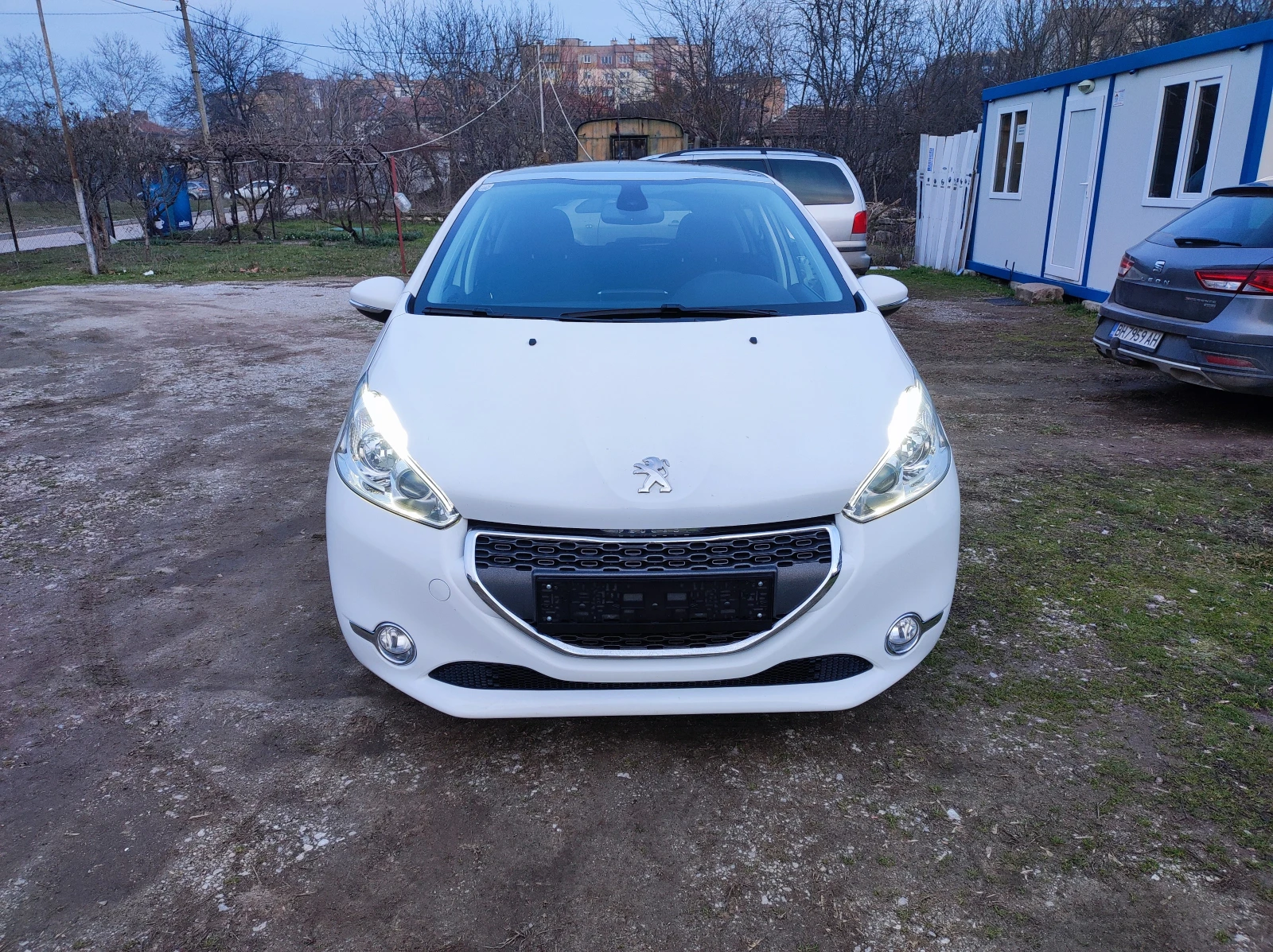 Peugeot 208 1.6E-HDi 115к.с. 6ск. euro5 bez adblue, снимка 17 - Автомобили и джипове - 53735550