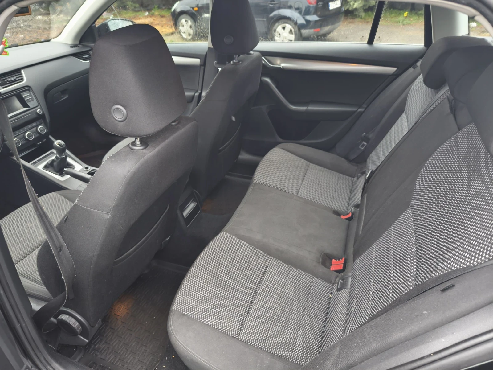 Skoda Octavia 1.4 Gtec, снимка 5 - Автомобили и джипове - 54044288