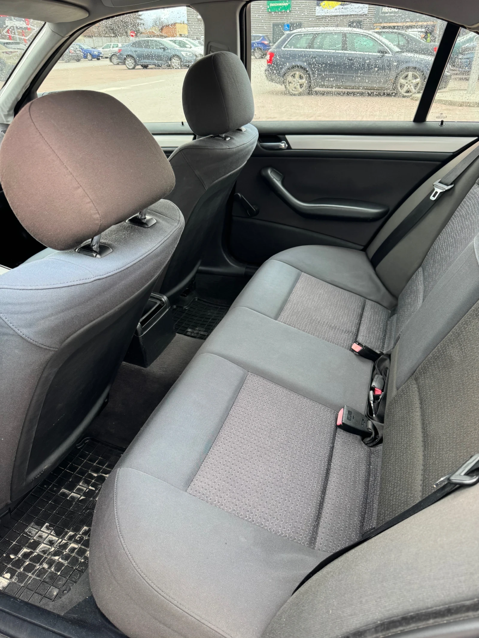 BMW 320, снимка 10 - Автомобили и джипове - 54096260