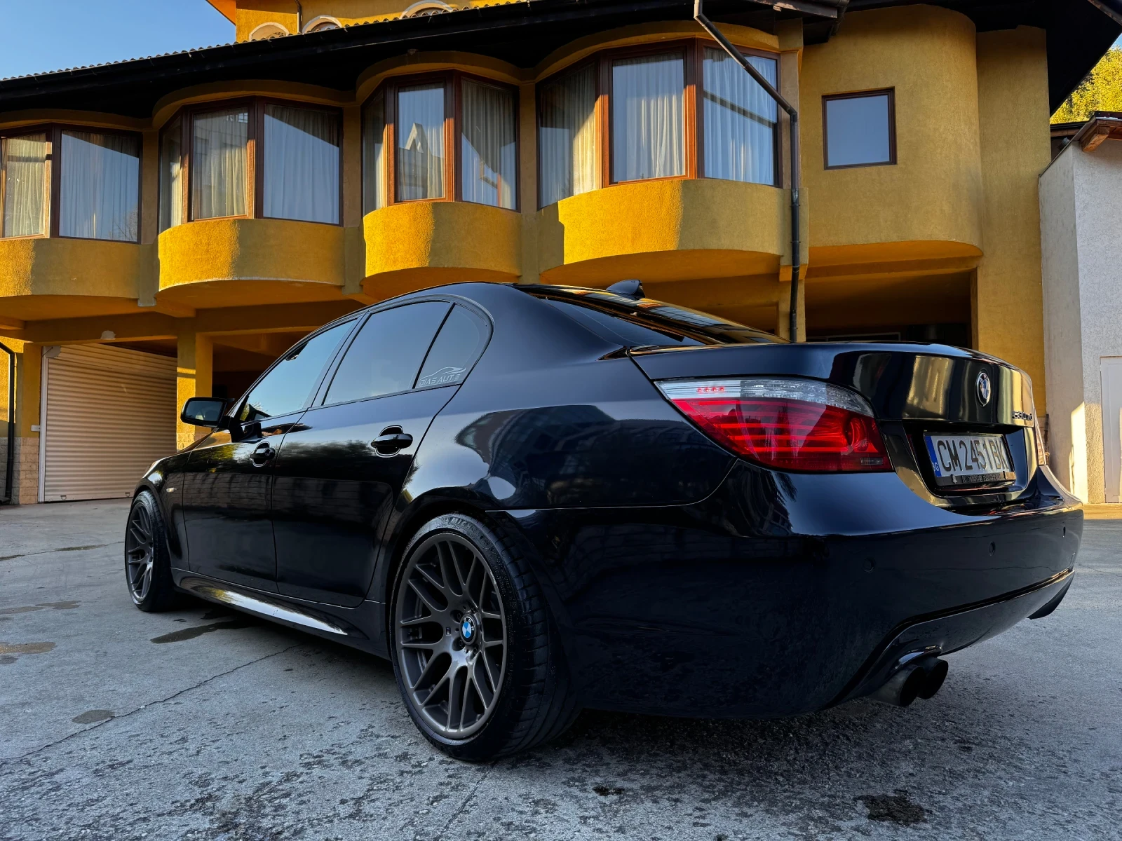 BMW 530 XDrive Facelift, снимка 3 - Автомобили и джипове - 54151711