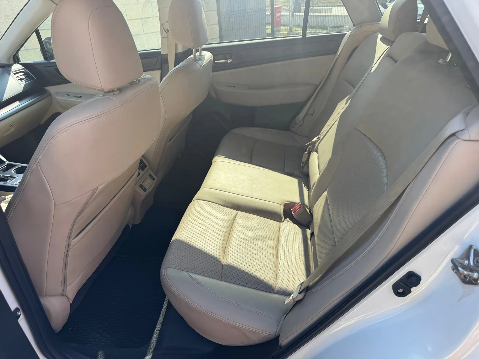 Subaru Outback Gaz, снимка 12 - Автомобили и джипове - 54191555