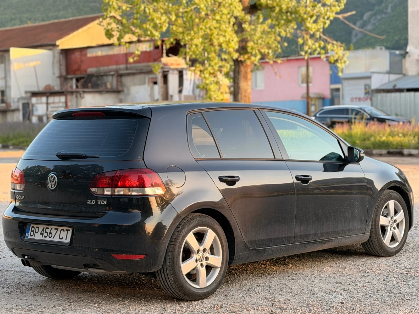 VW Golf 2.0TDI/АВТОМАТИК/ОБСЛУЖЕН, снимка 5 - Автомобили и джипове - 54430311