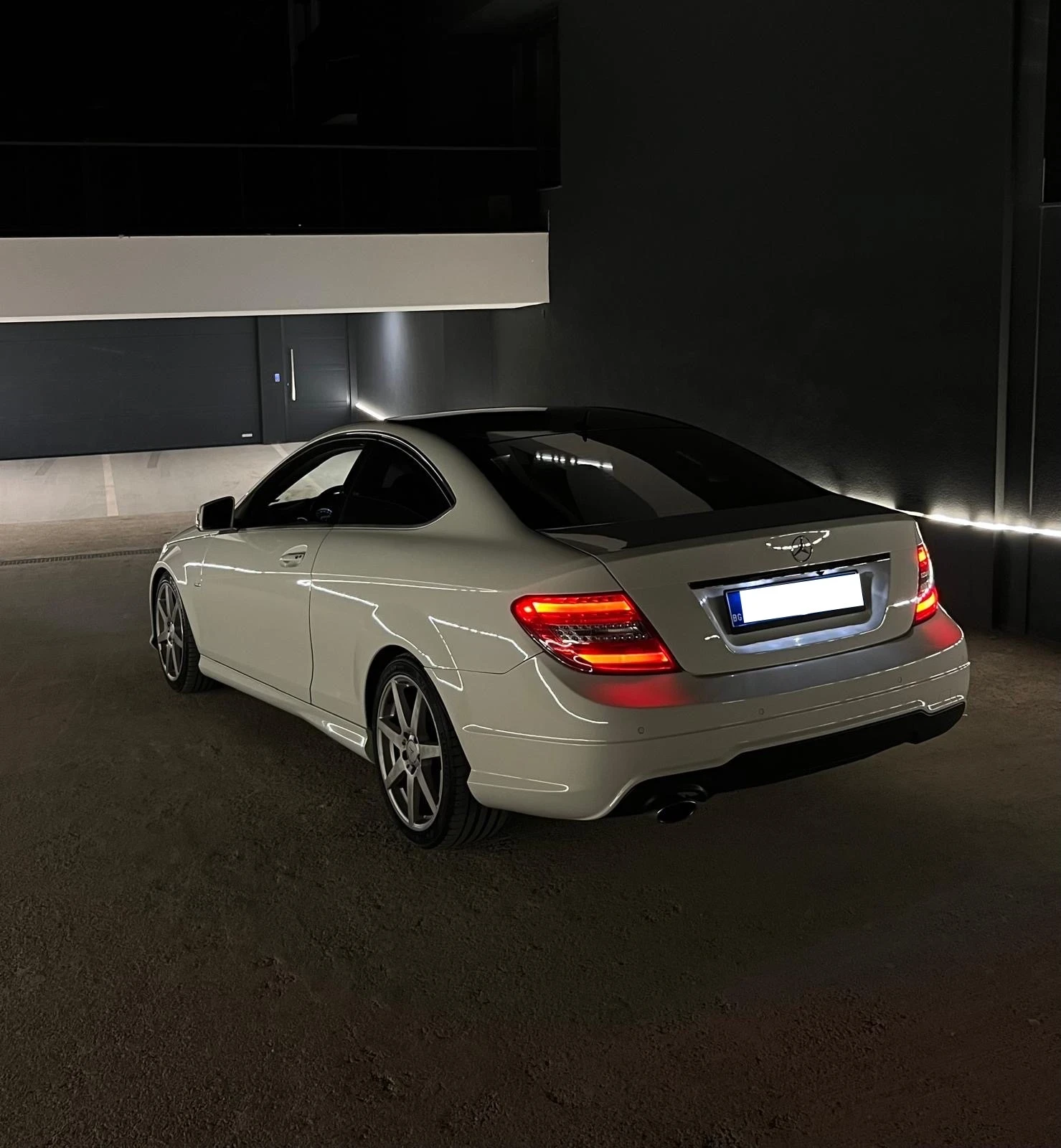 Mercedes-Benz C 180, снимка 3 - Автомобили и джипове - 54487031