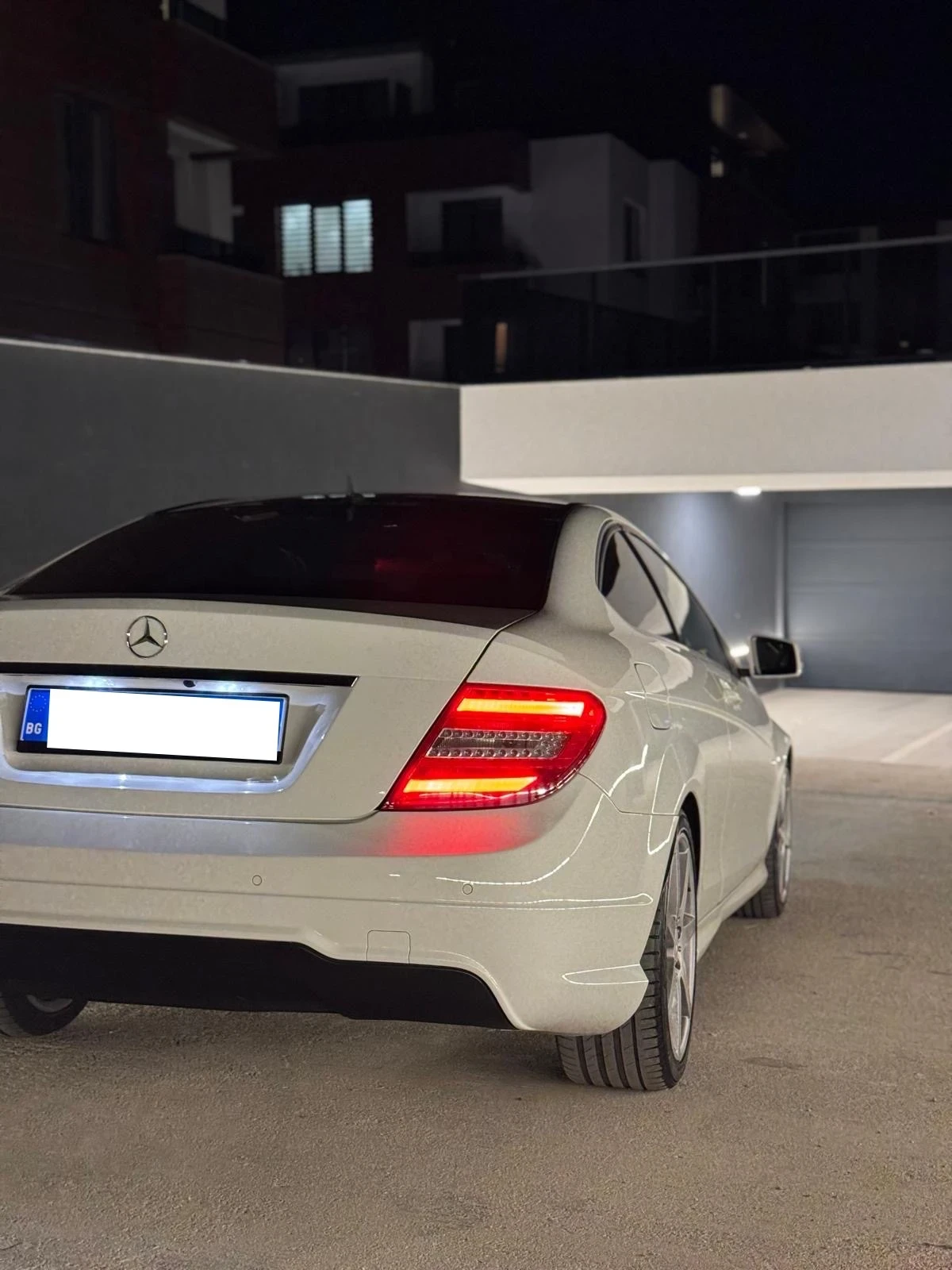 Mercedes-Benz C 180, снимка 2 - Автомобили и джипове - 54487031