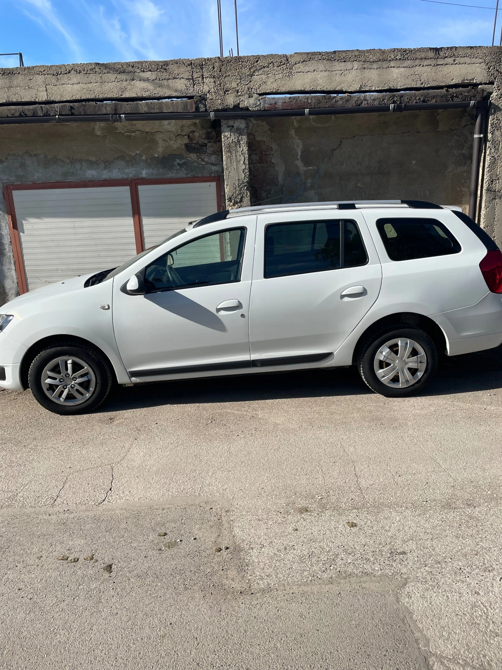 Dacia Logan, снимка 3 - Автомобили и джипове - 54932594