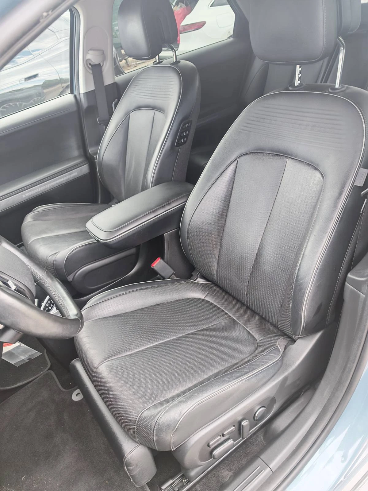 Hyundai Ioniq 5 72.6KWh/SOLAR/UNIQ/ГАРАНЦИЯ/SOH100%/360/HEADUP, снимка 8 - Автомобили и джипове - 55276244