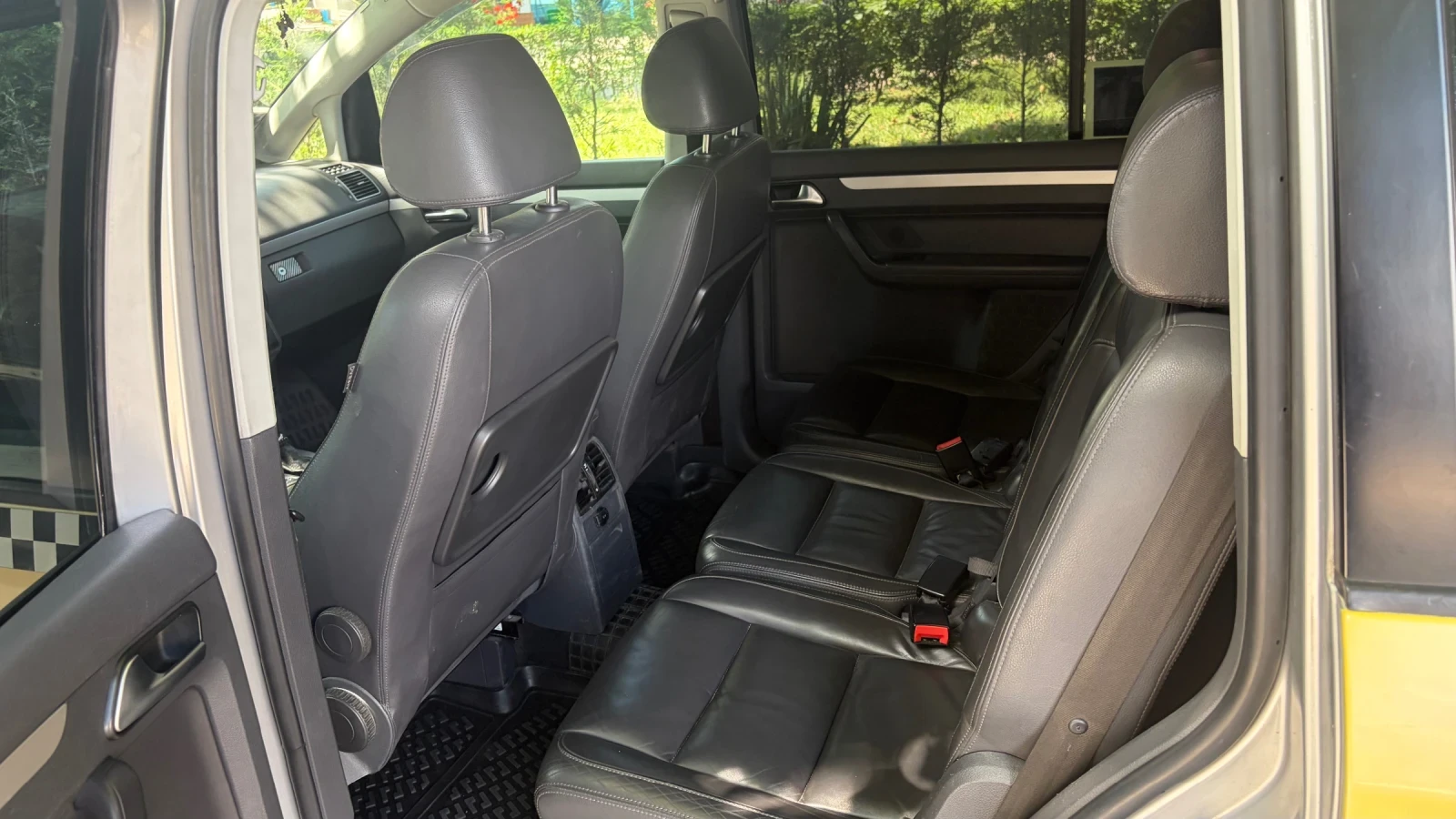 VW Touran, снимка 4 - Автомобили и джипове - 55278409