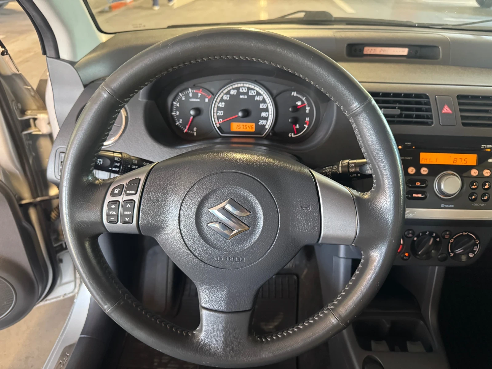 Suzuki Swift Климатик 4x4 Keyless Piz Sulai, снимка 12 - Автомобили и джипове - 55303849