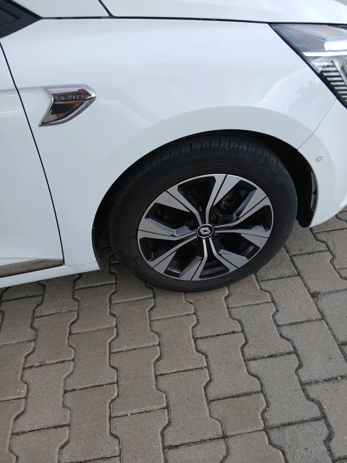 Renault Clio, снимка 6 - Автомобили и джипове - 56205391