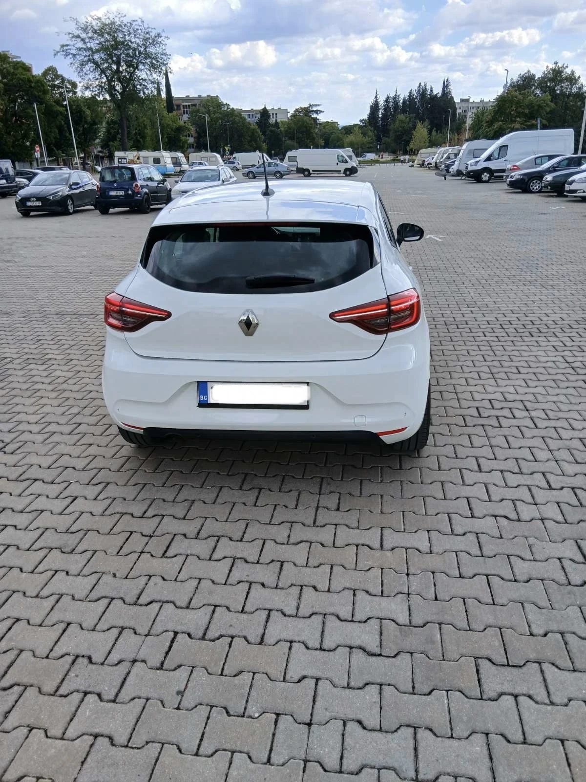 Renault Clio, снимка 9 - Автомобили и джипове - 56205391