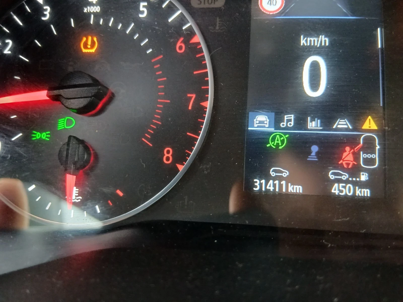 Renault Clio, снимка 14 - Автомобили и джипове - 56205391