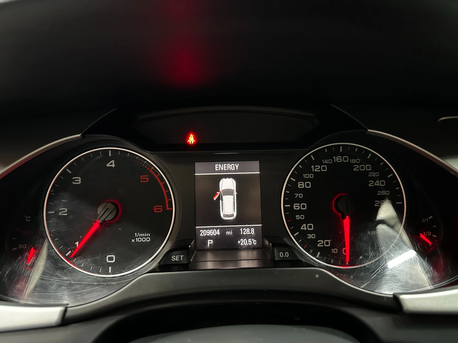 Audi A4 2.0d 143 к.с. , снимка 14 - Автомобили и джипове - 56280763