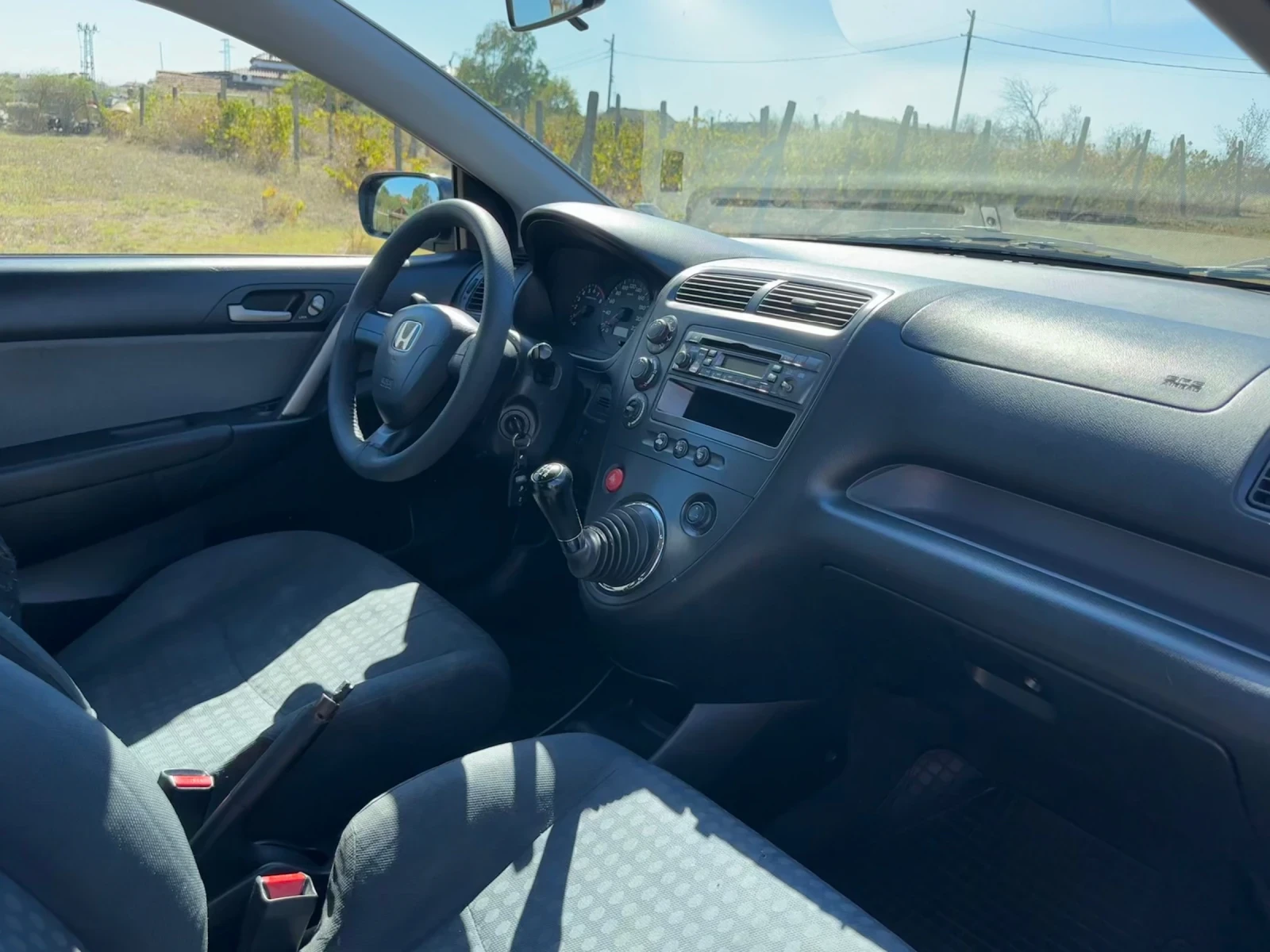 Honda Civic 1.6i VTEC 3d, снимка 3 - Автомобили и джипове - 56345805