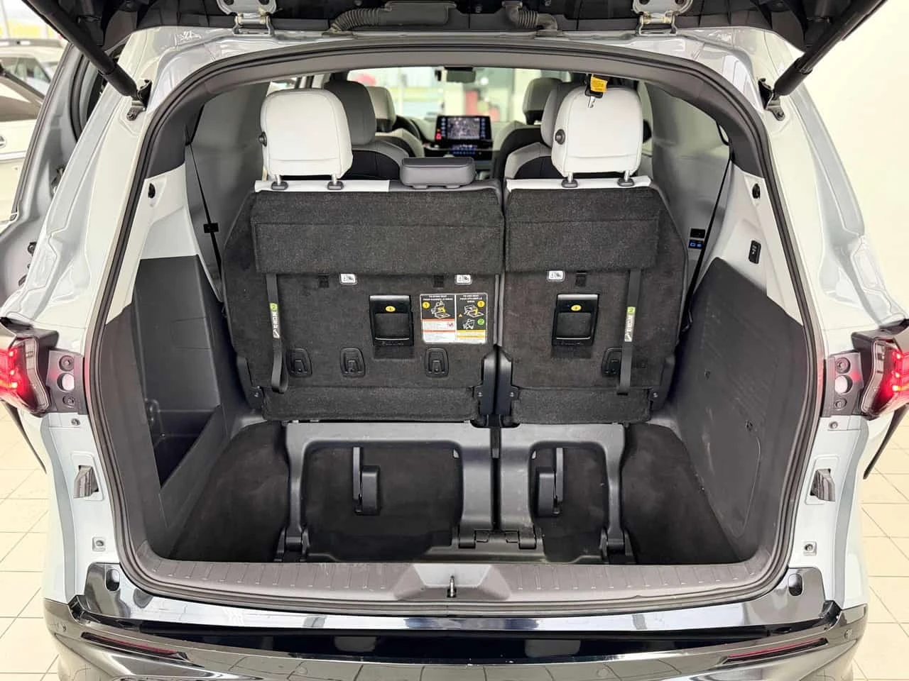 Toyota Sienna XSE 7 Passenger AWD  CARFAX | Mobile.bg � ����������� 14
