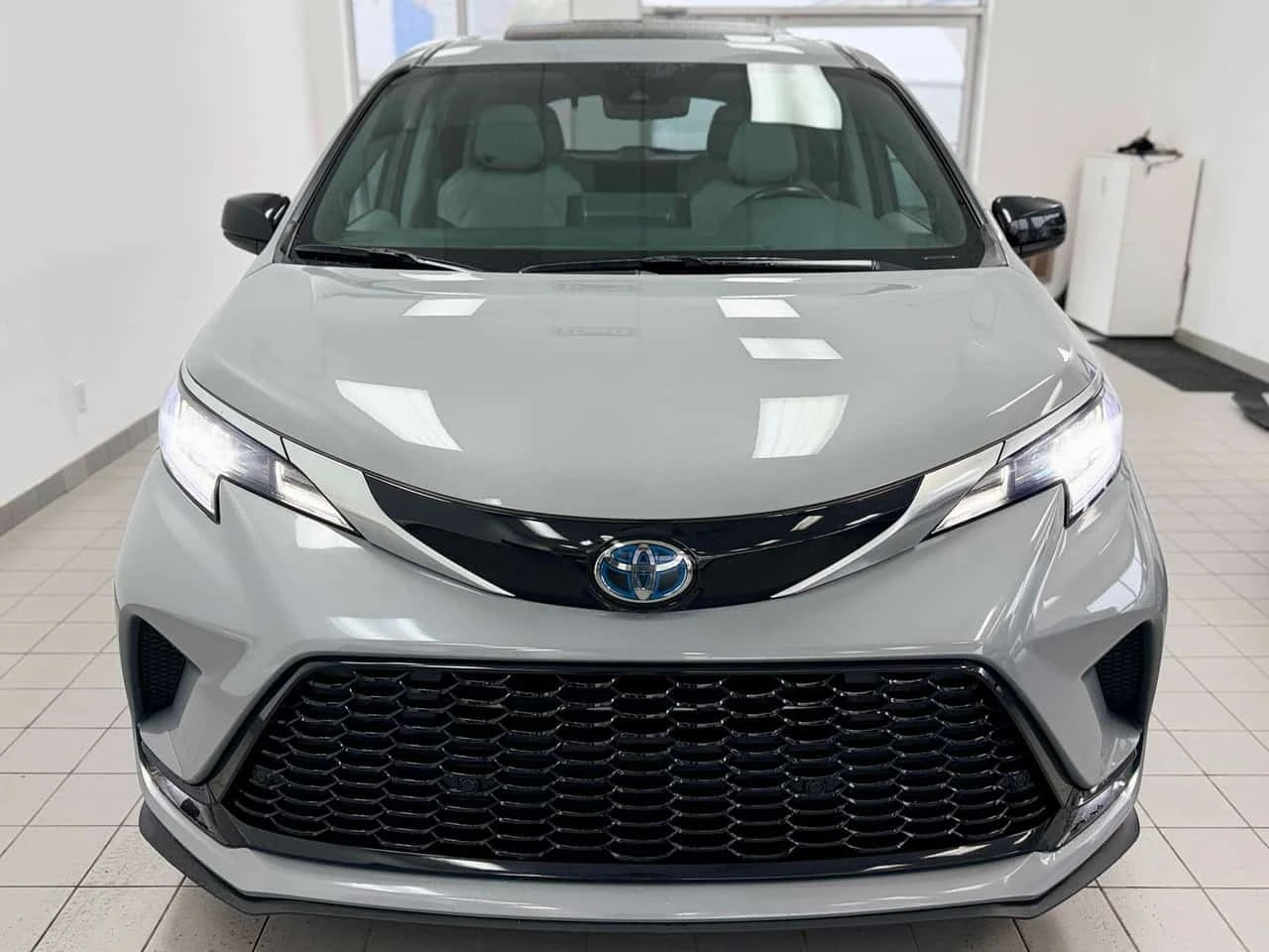 Toyota Sienna XSE 7 Passenger AWD  CARFAX | Mobile.bg � ����������� 6