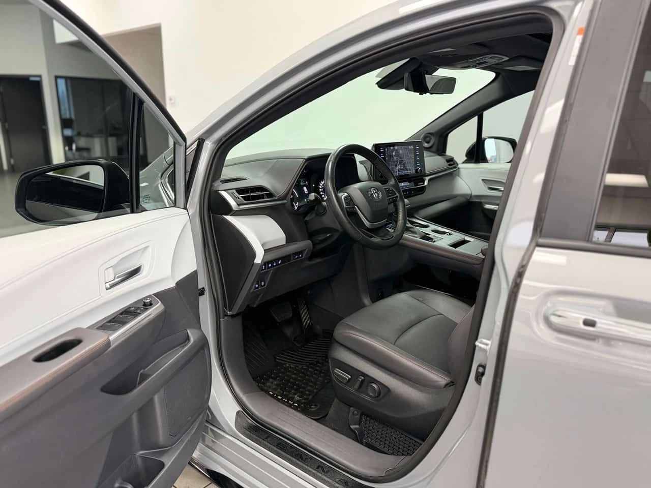 Toyota Sienna XSE 7 Passenger AWD  CARFAX | Mobile.bg � ����������� 5