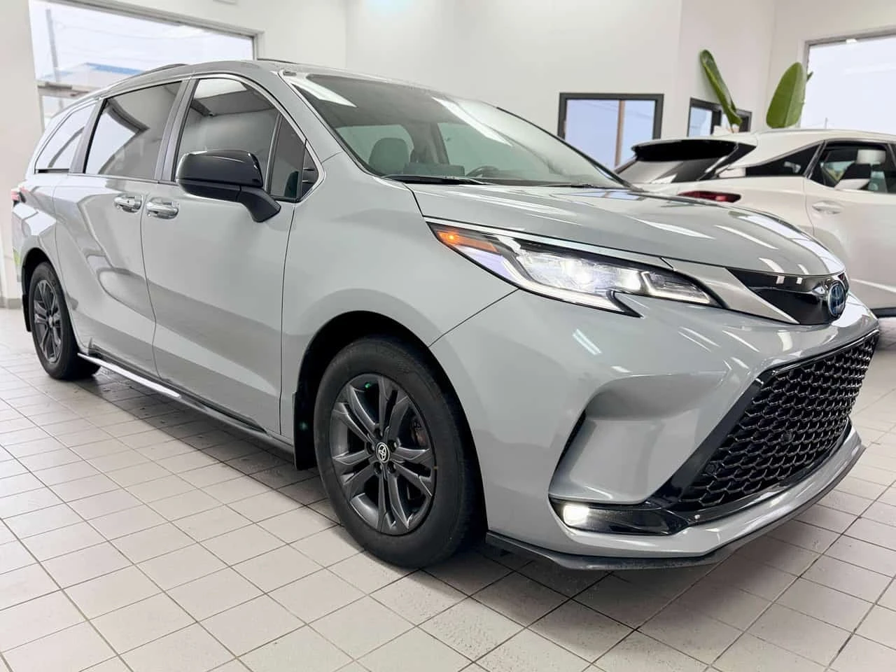 Toyota Sienna XSE 7 Passenger AWD  CARFAX | Mobile.bg � ����������� 3