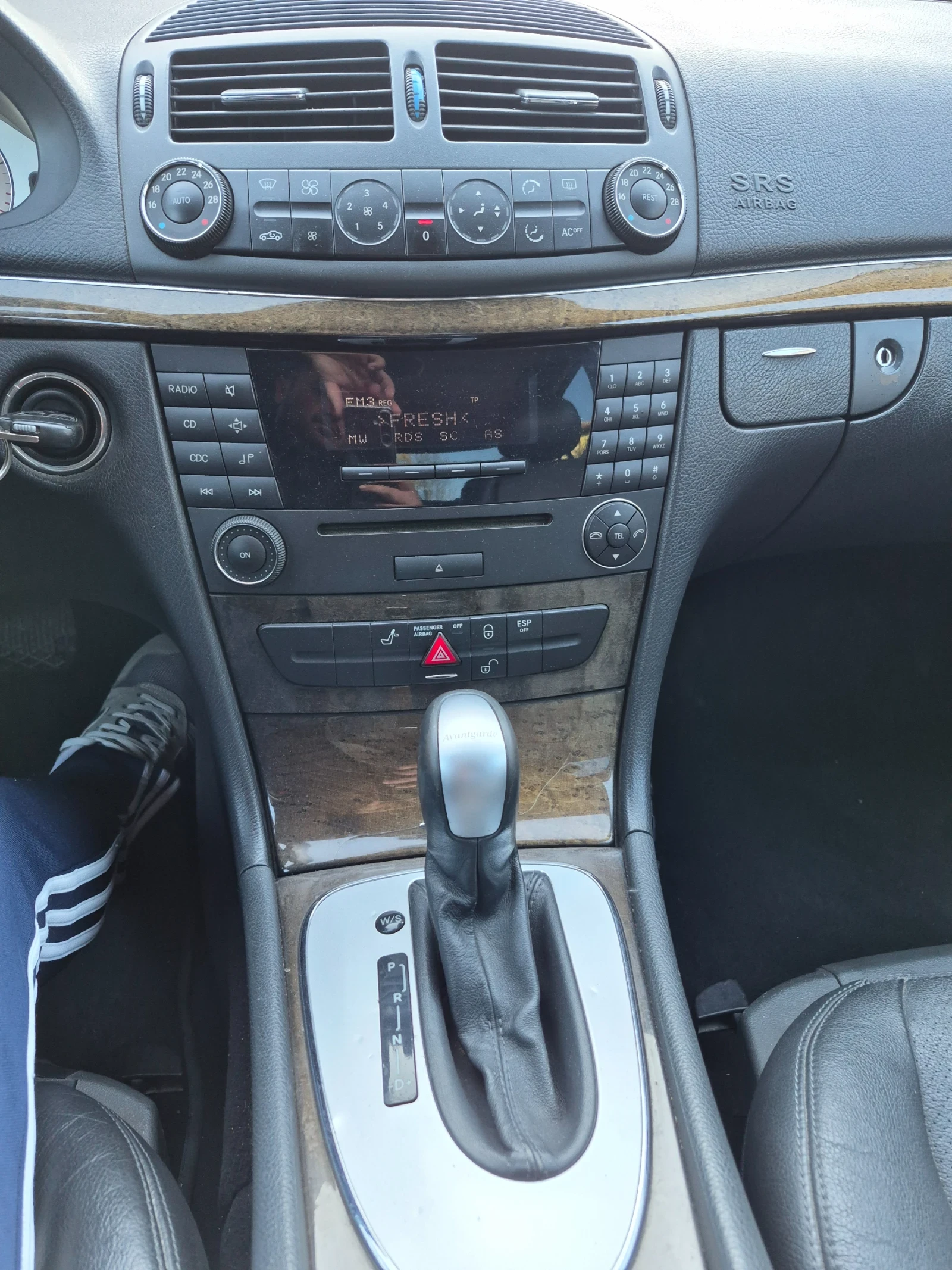 Mercedes-Benz E 270, снимка 11 - Автомобили и джипове - 56445484