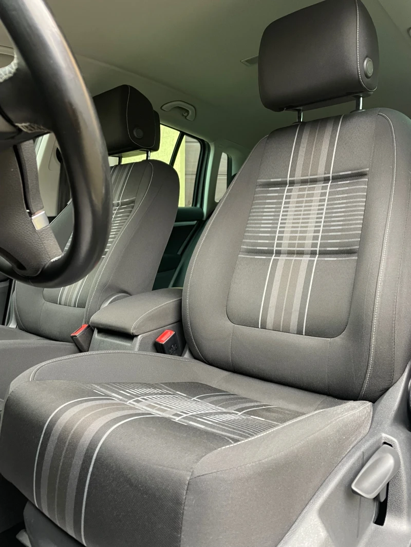 VW Tiguan 4x4-2.0TDI-150ps с Пълна Сервизна История!, снимка 8 - Автомобили и джипове - 49612671