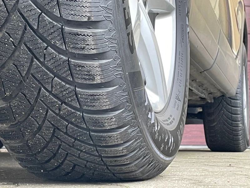 VW Tiguan 4x4-2.0TDI-150ps с Пълна Сервизна История!, снимка 15 - Автомобили и джипове - 49612671