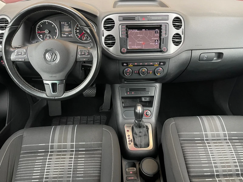 VW Tiguan 4x4-2.0TDI-150ps с Пълна Сервизна История!, снимка 7 - Автомобили и джипове - 49612671