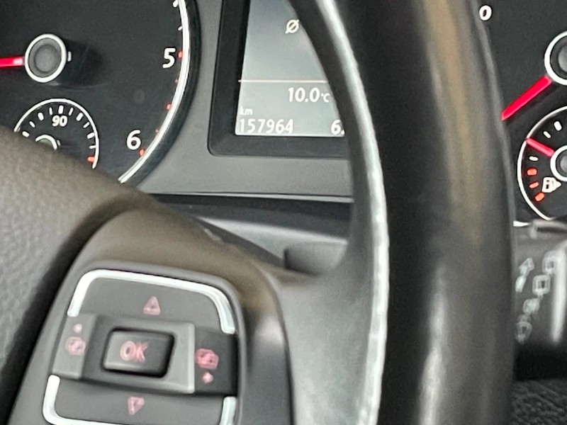 VW Tiguan 4x4-2.0TDI-150ps с Пълна Сервизна История!, снимка 11 - Автомобили и джипове - 49612671