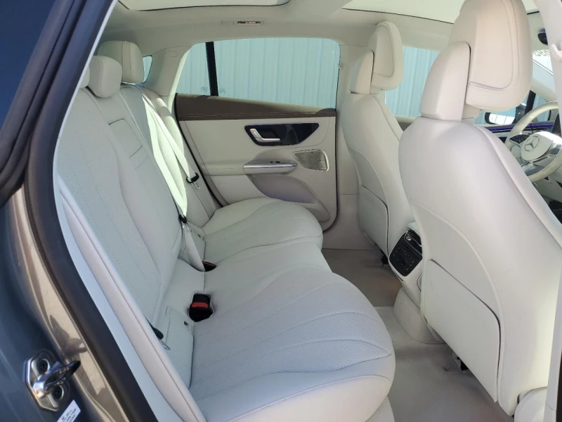 Mercedes-Benz EQE 350+ SEDAN* AMG PKG* DISTRONIC* 360* ОБДУХВАНЕ* , снимка 10 - Автомобили и джипове - 53204334