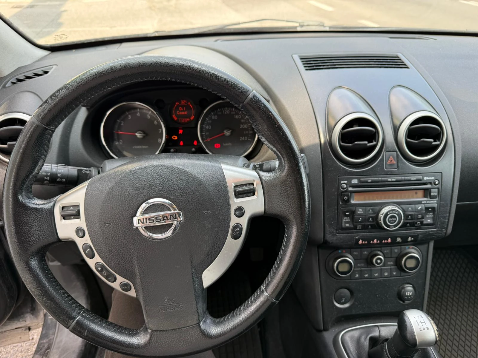 Nissan Qashqai 1.6i GPL - изображение 8