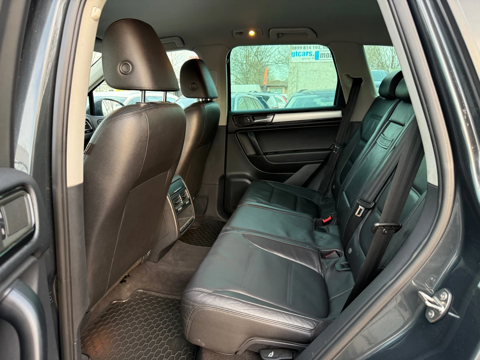 VW Touareg 3.0TDI/245ps, снимка 12 - Автомобили и джипове - 53712901