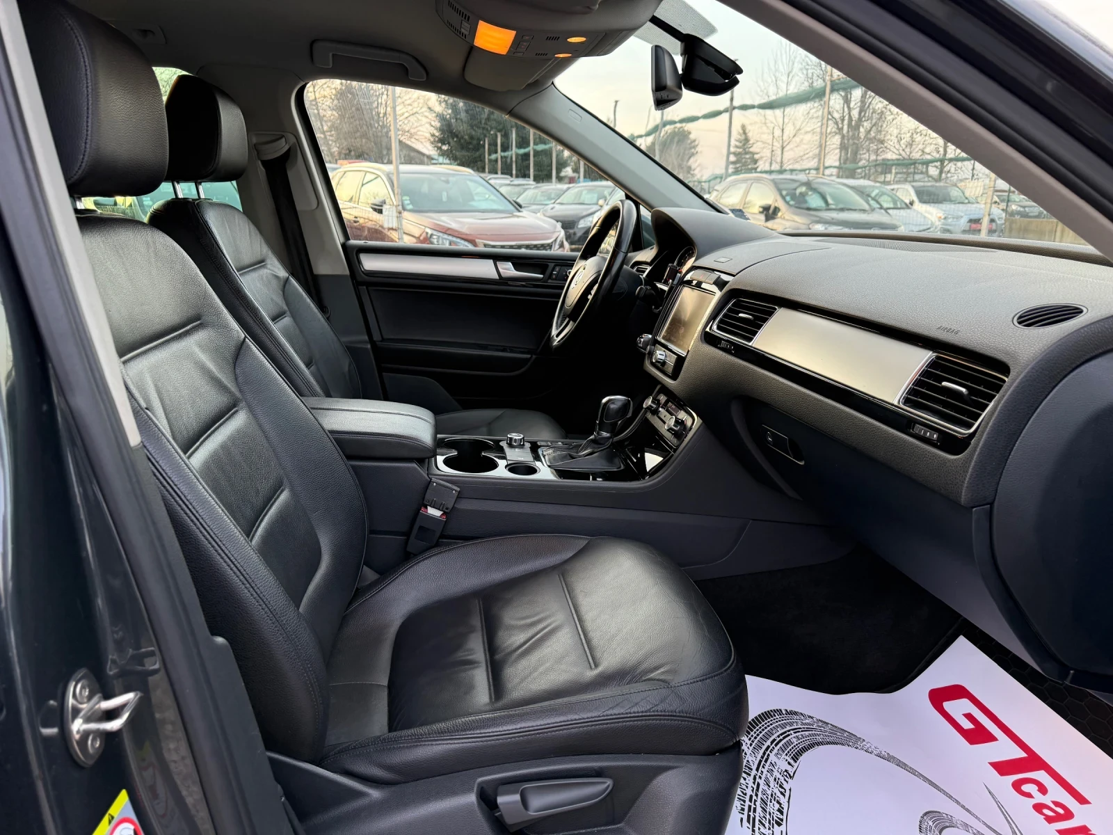 VW Touareg 3.0TDI/245ps, снимка 14 - Автомобили и джипове - 53712901