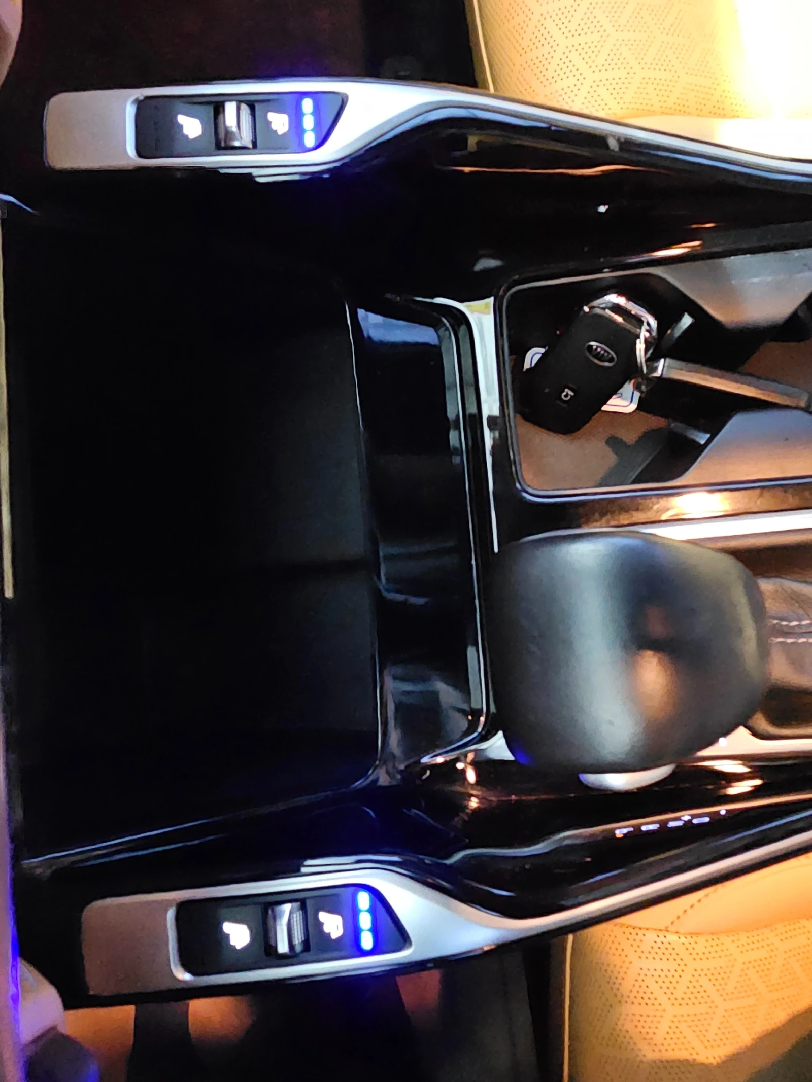 Kia Sorento Гаранция до 2г., Автосервиз, Резервни части сигурн, снимка 15 - Автомобили и джипове - 53936659