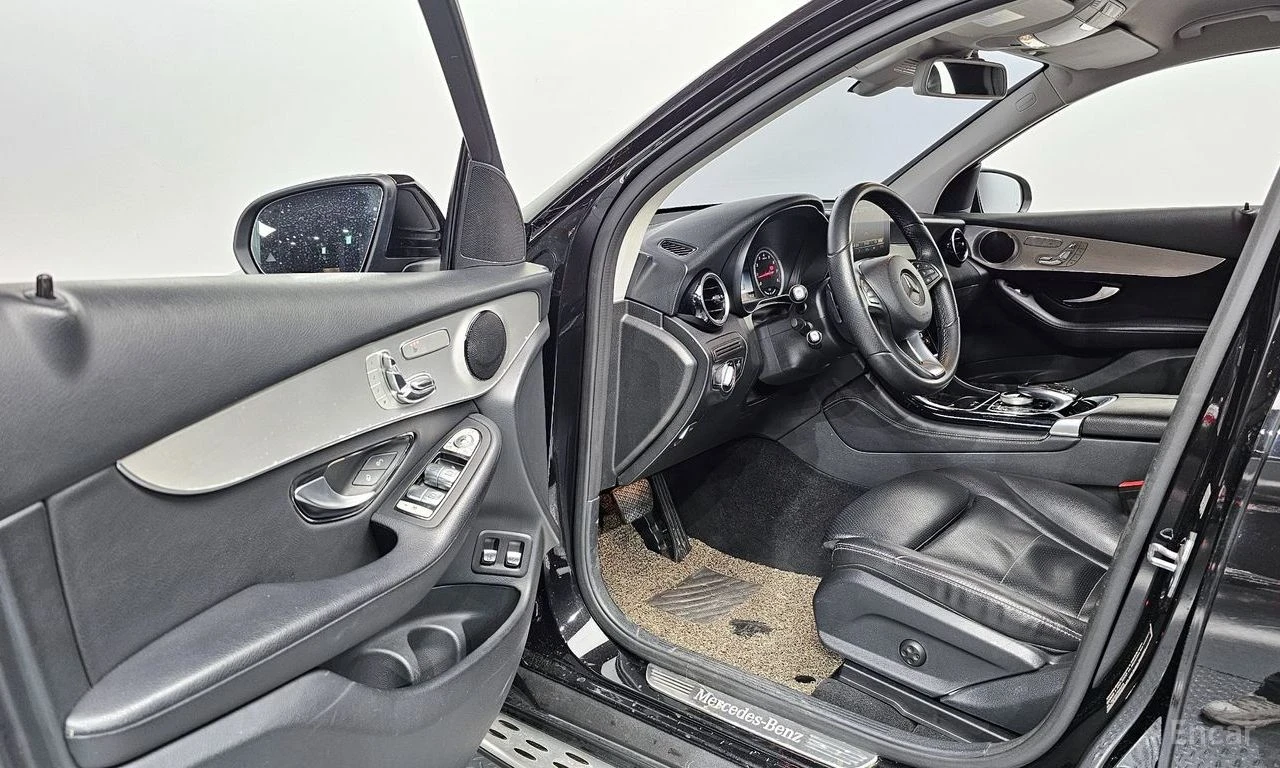 Mercedes-Benz GLC 350 e 4MATIC, снимка 10 - Автомобили и джипове - 54329881