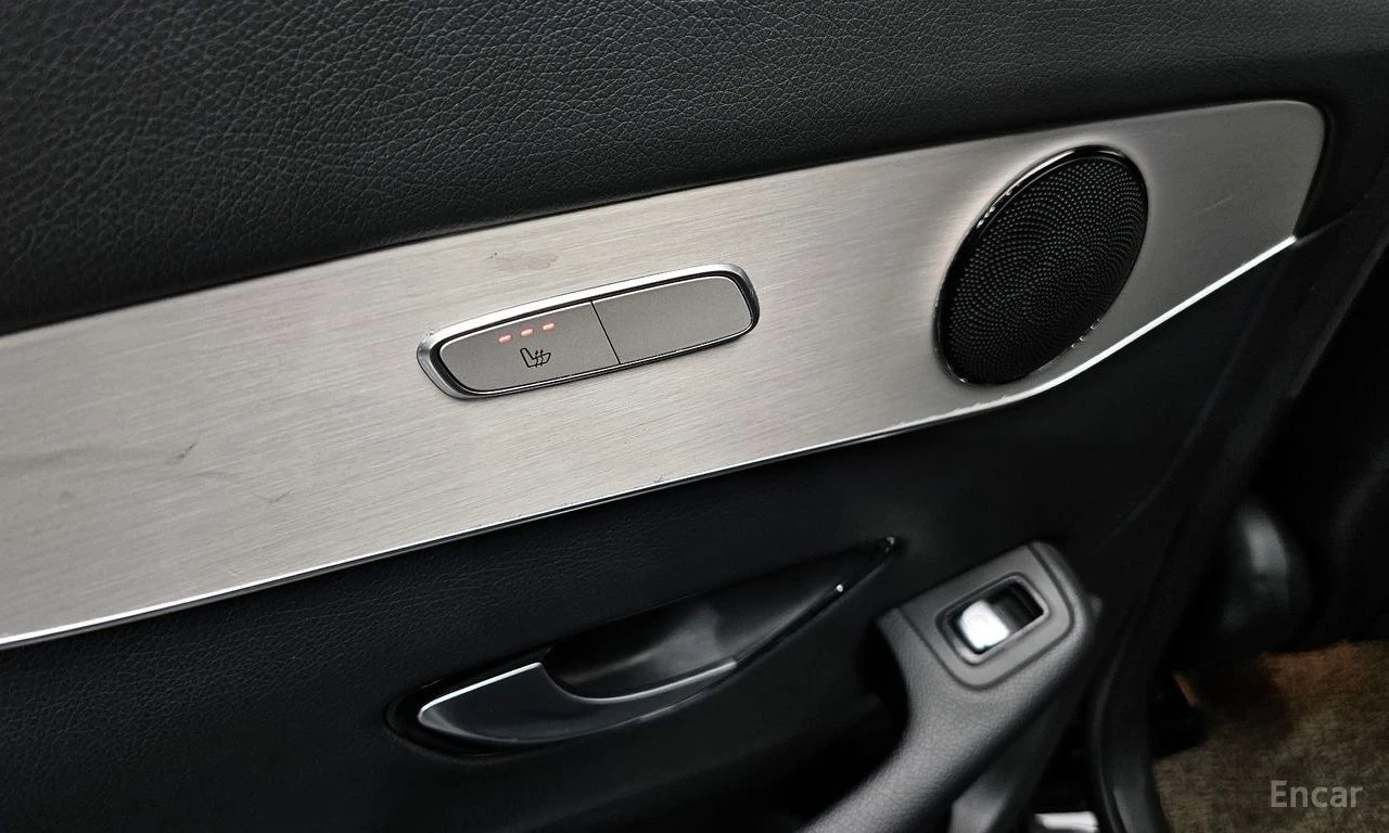 Mercedes-Benz GLC 350 e 4MATIC, снимка 15 - Автомобили и джипове - 54329881