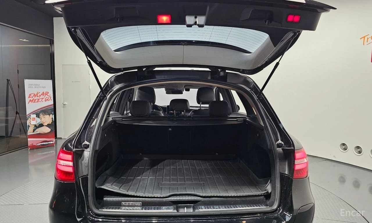 Mercedes-Benz GLC 350 e 4MATIC, снимка 17 - Автомобили и джипове - 54329881